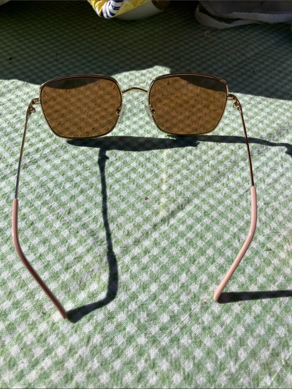 Gold tone magnifying sunglasses amber lenses 2.0 magnification